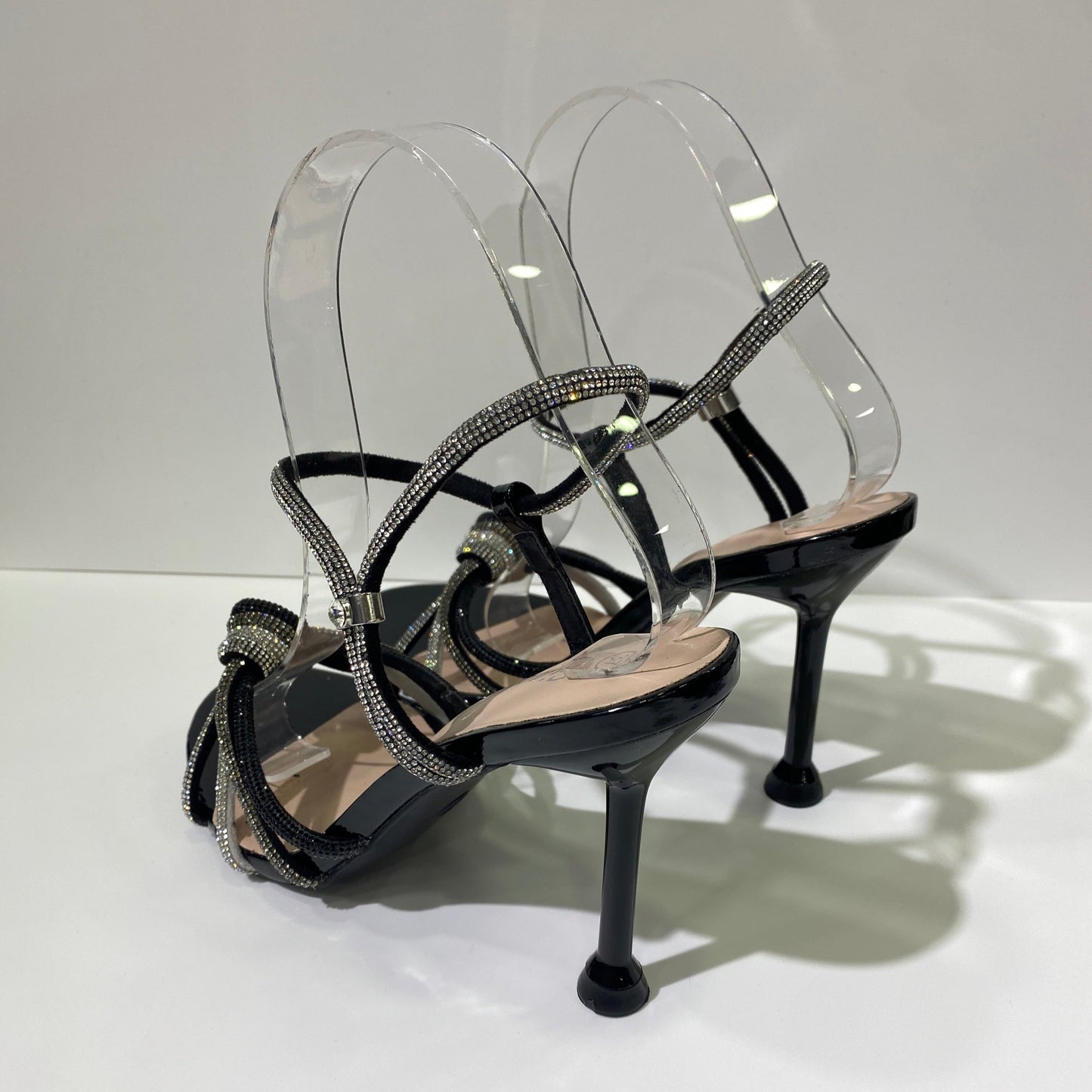 Sandali con tacco a cono e fiocco brillantini