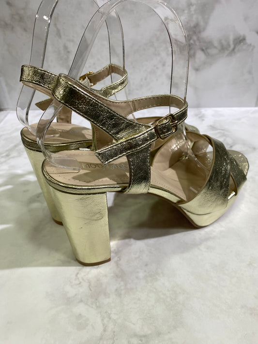 Sandalo con tacco oro