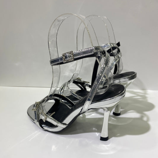 Sandali chiusura brillantini in vernice argento