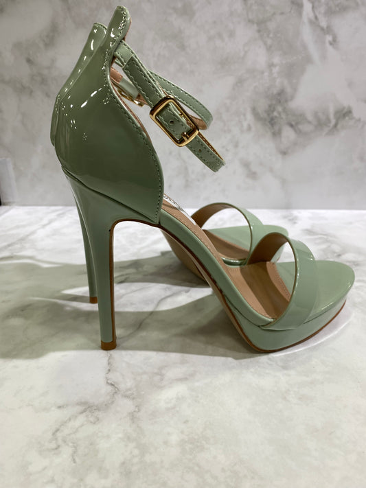 Sandalo con tacco verde pastello