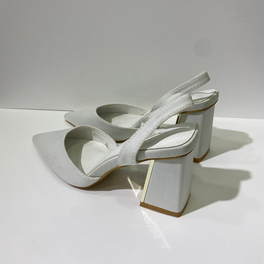 Décolleté in raso bianca con tacco oro