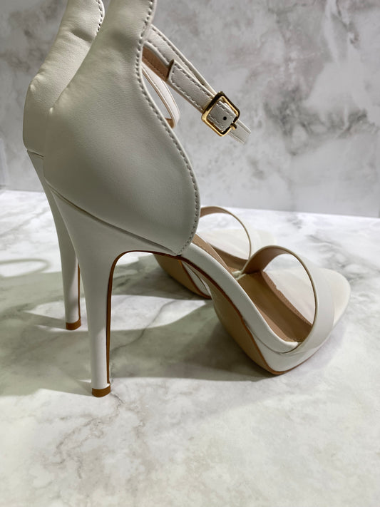 Sandalo con tacco bianco