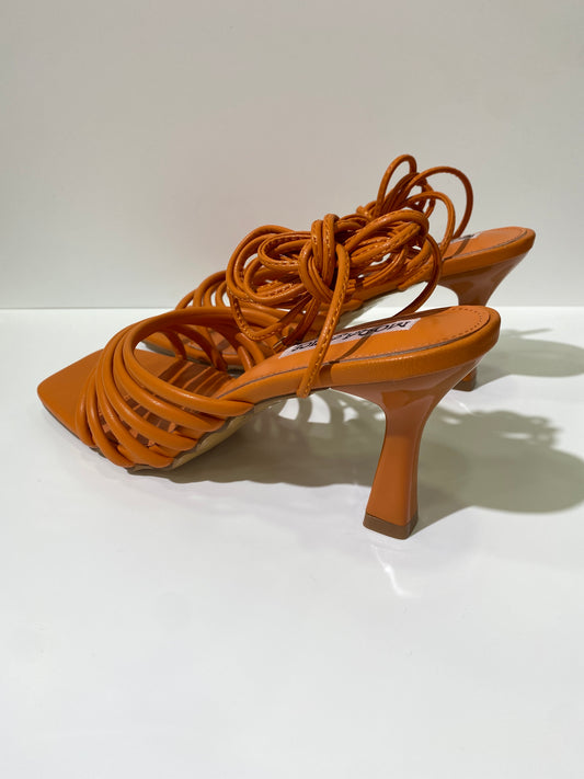 Sandali orange con fasce e lacci