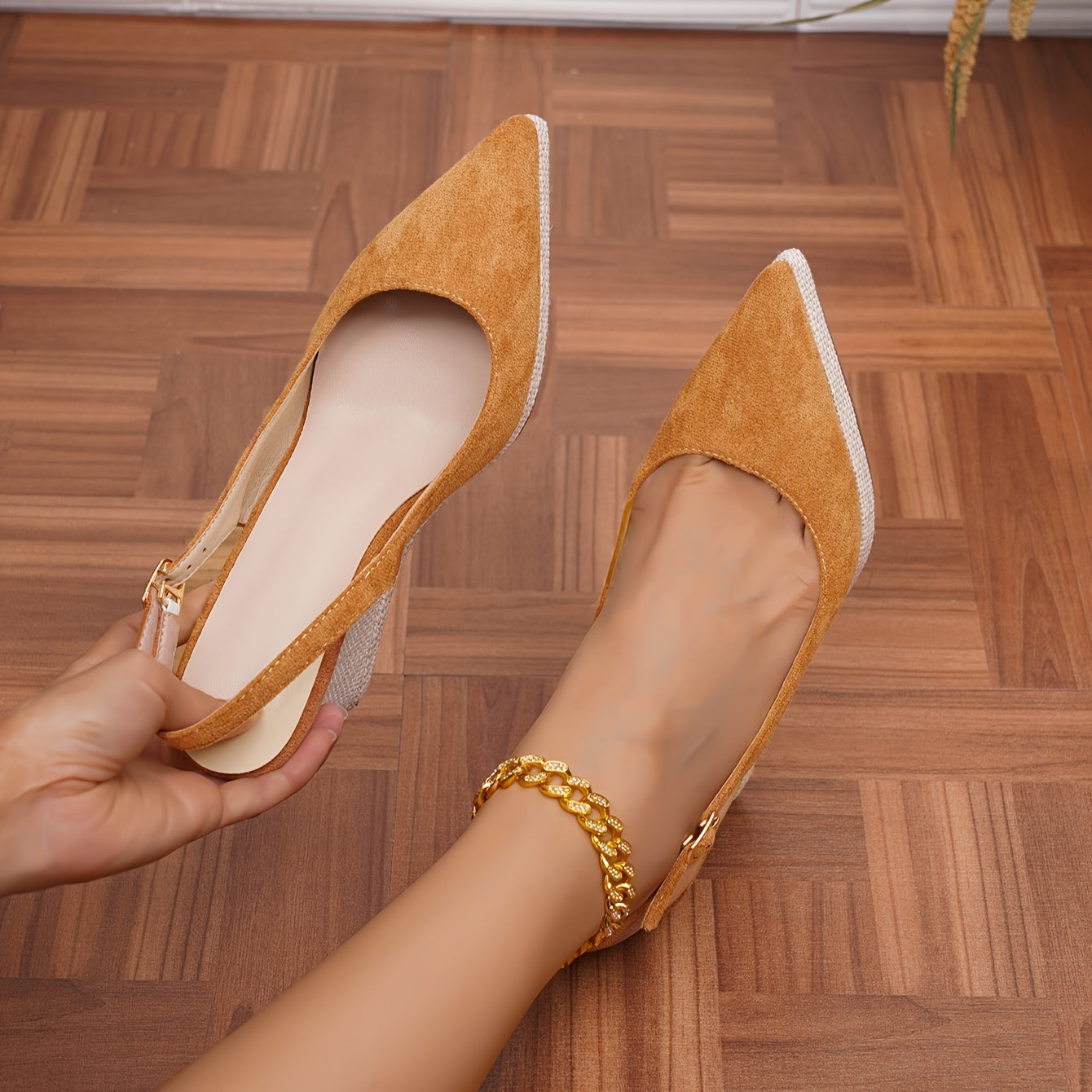 Zeppe Slingback con Punta Affusolata ZGS