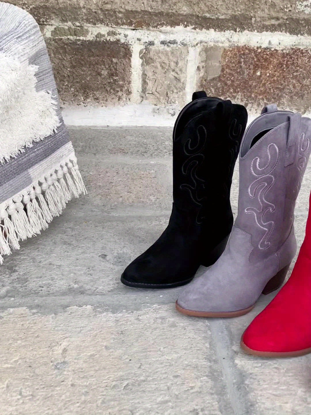Stivale texano vintage con ricamo – slip‑on