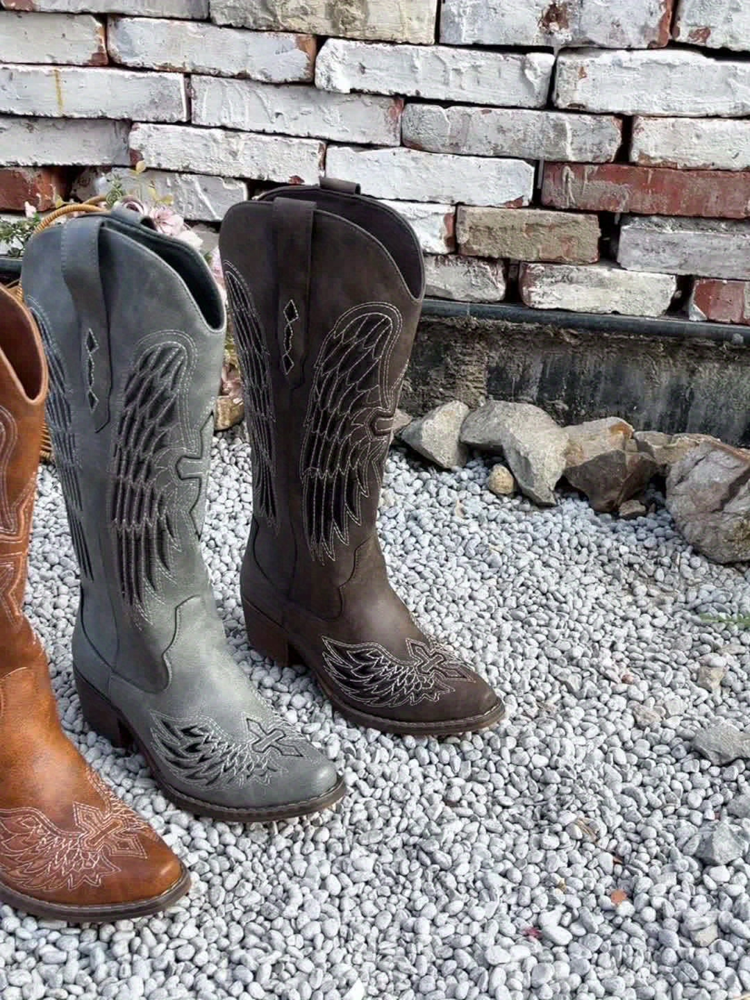1pr Women'S Embroidered Western Cowboy Boots - Casual Style, Solid Color, All-Season, Slip-On, Pointed Toe, Block Heel, Man-Made Upper, Fabric Inner, TPR Sole, Mid Heel Riding Boots