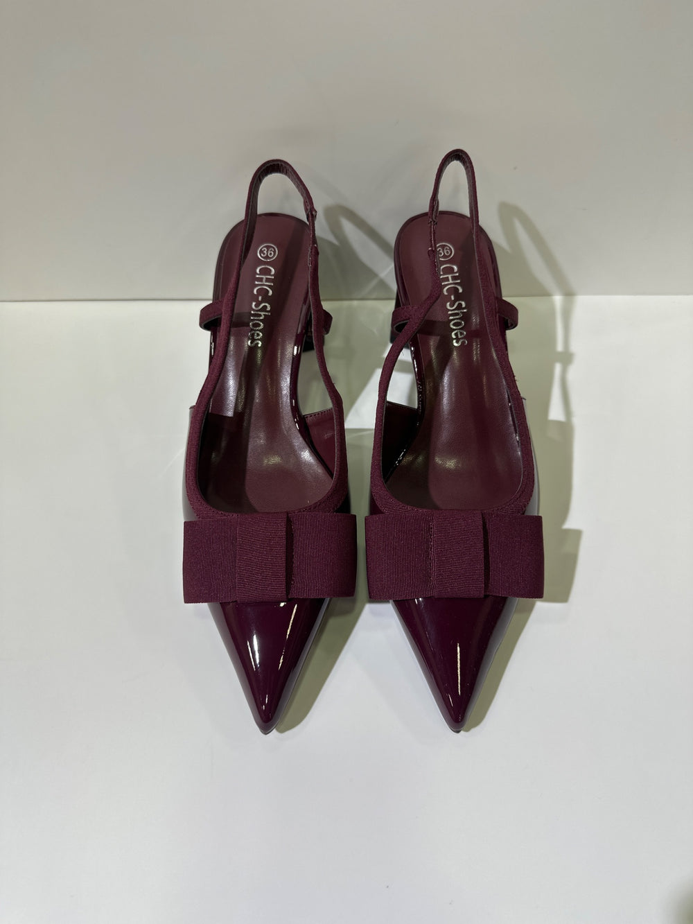 Slingback ZELDA, colore rosso, vista frontale dall’alto: punta affusolata.