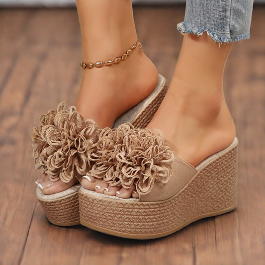 Zeppe con Fiori Applicati e Punta Aperta – Slip-On Estive ZGS