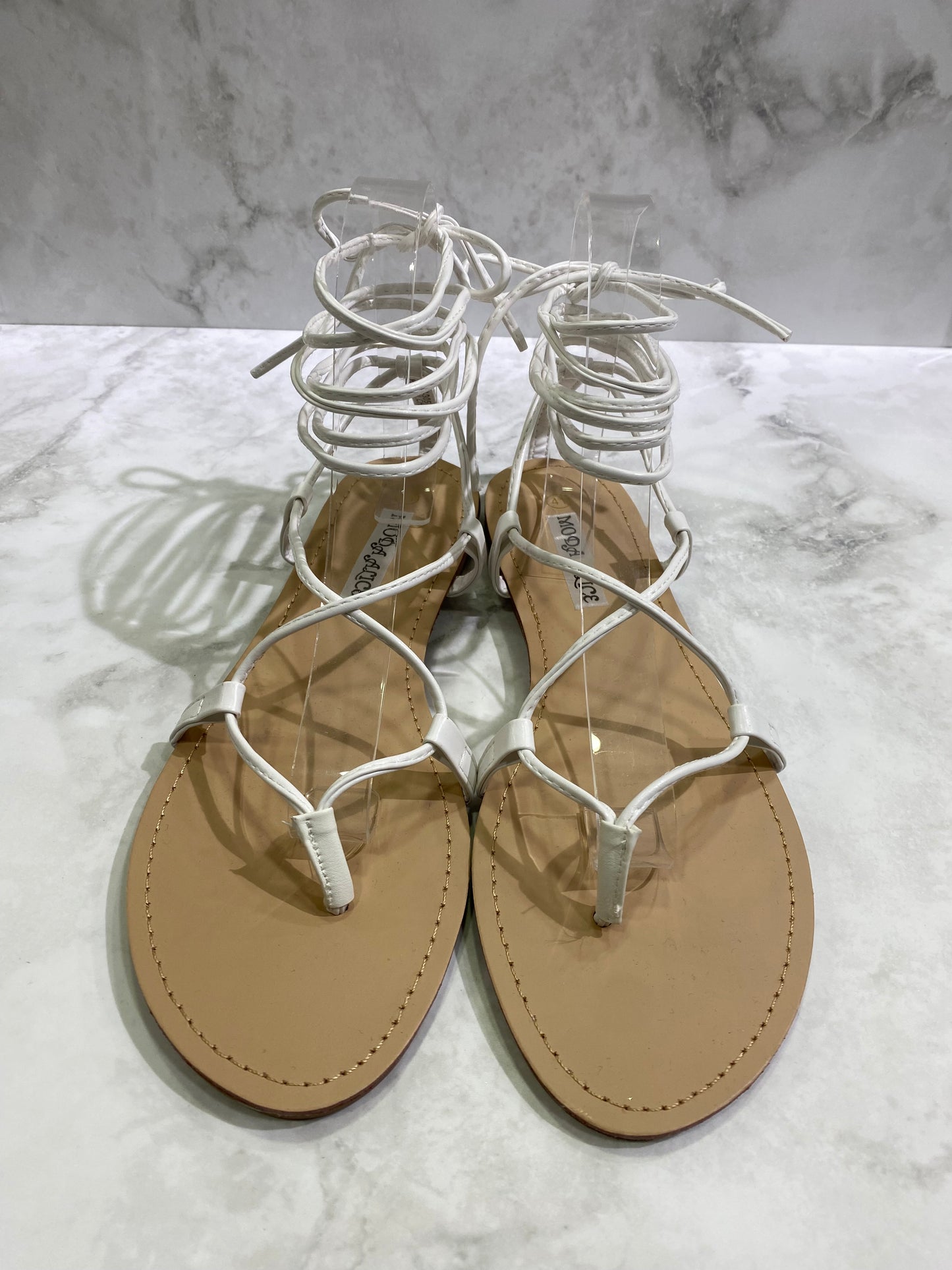 Sandalo alla schiva