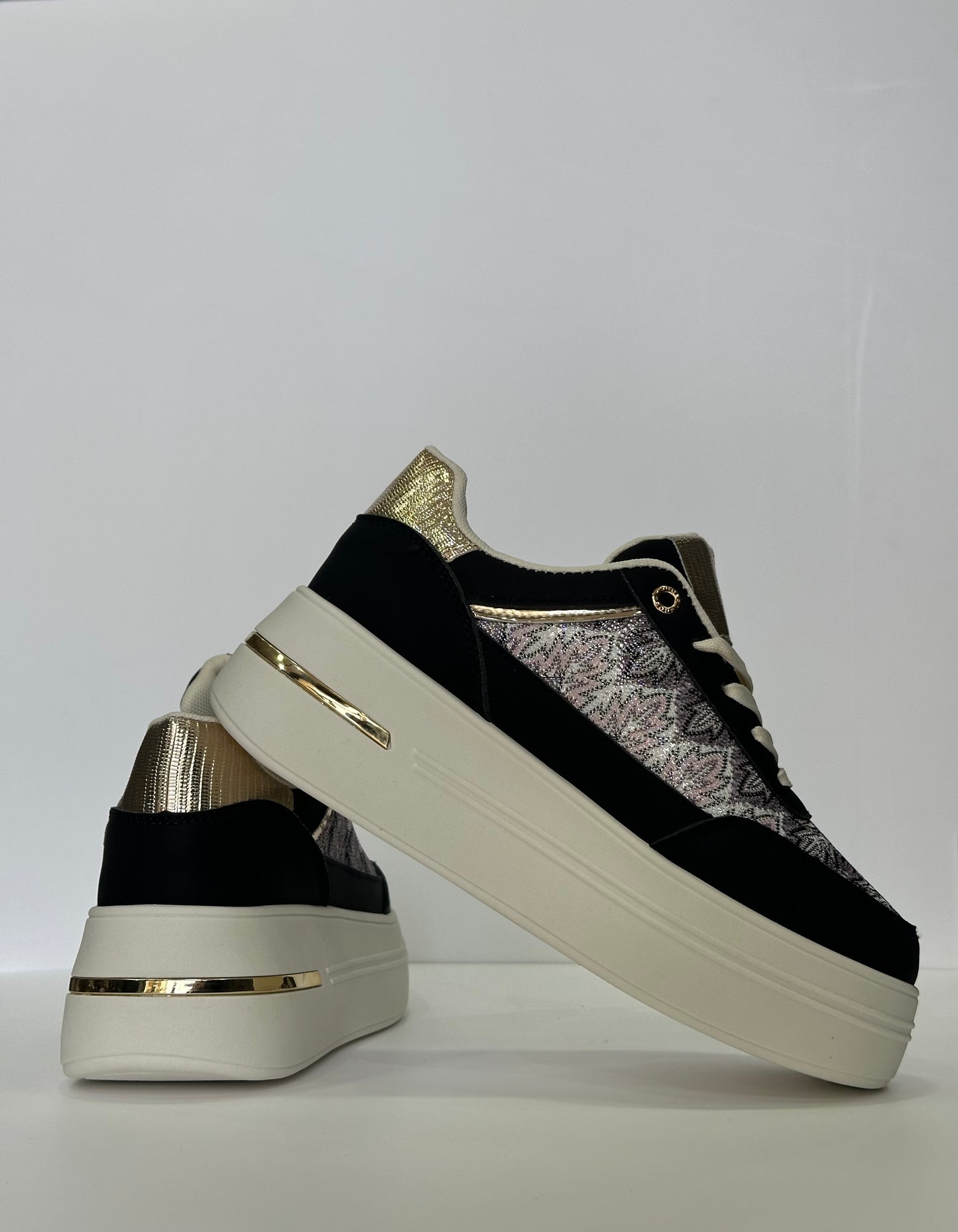 MARTA – sneakers nera con para alta