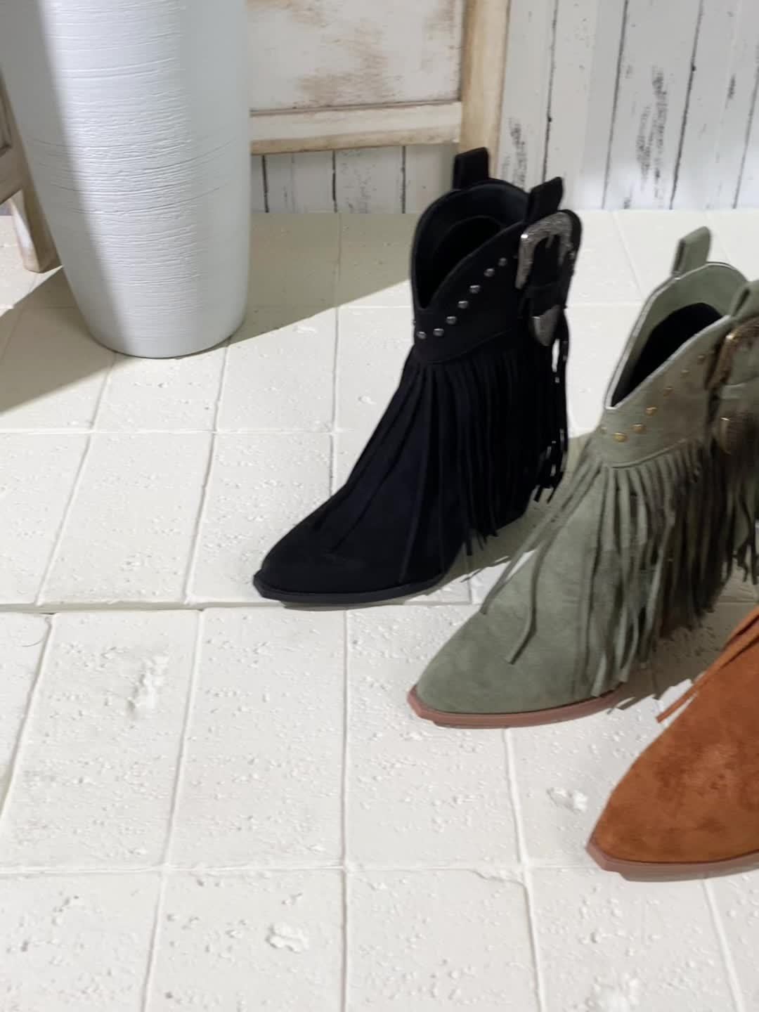 Stivale texano vintage con rivetti e frange