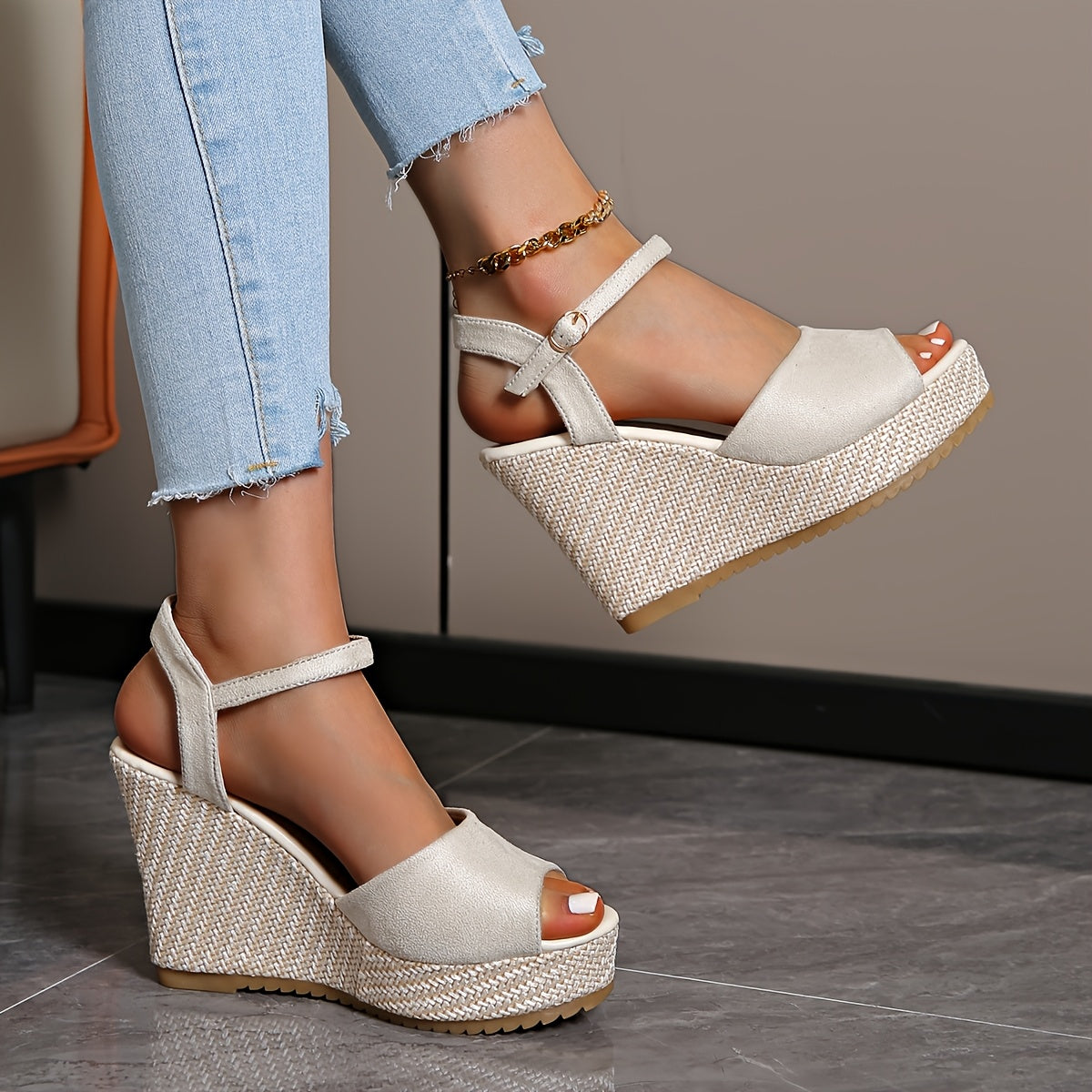 Zeppe con Punta Aperta e Cinturino T-Strap – Slip On ZGS