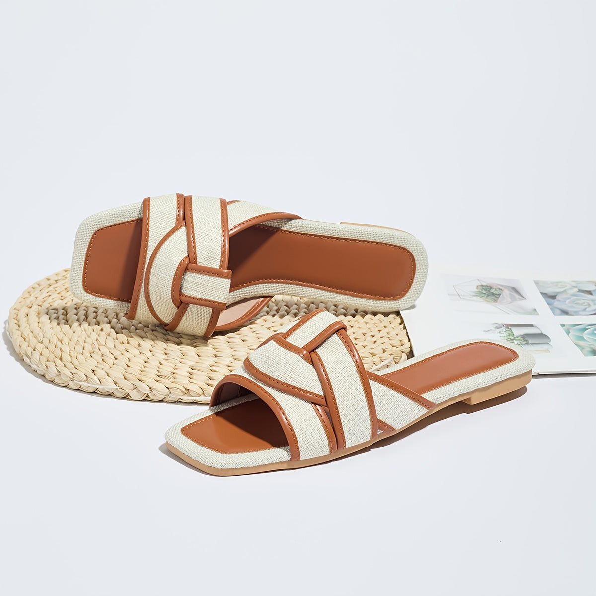 Women'S Stylish Flat Sandals with Cross Straps And Contrasting Colors
