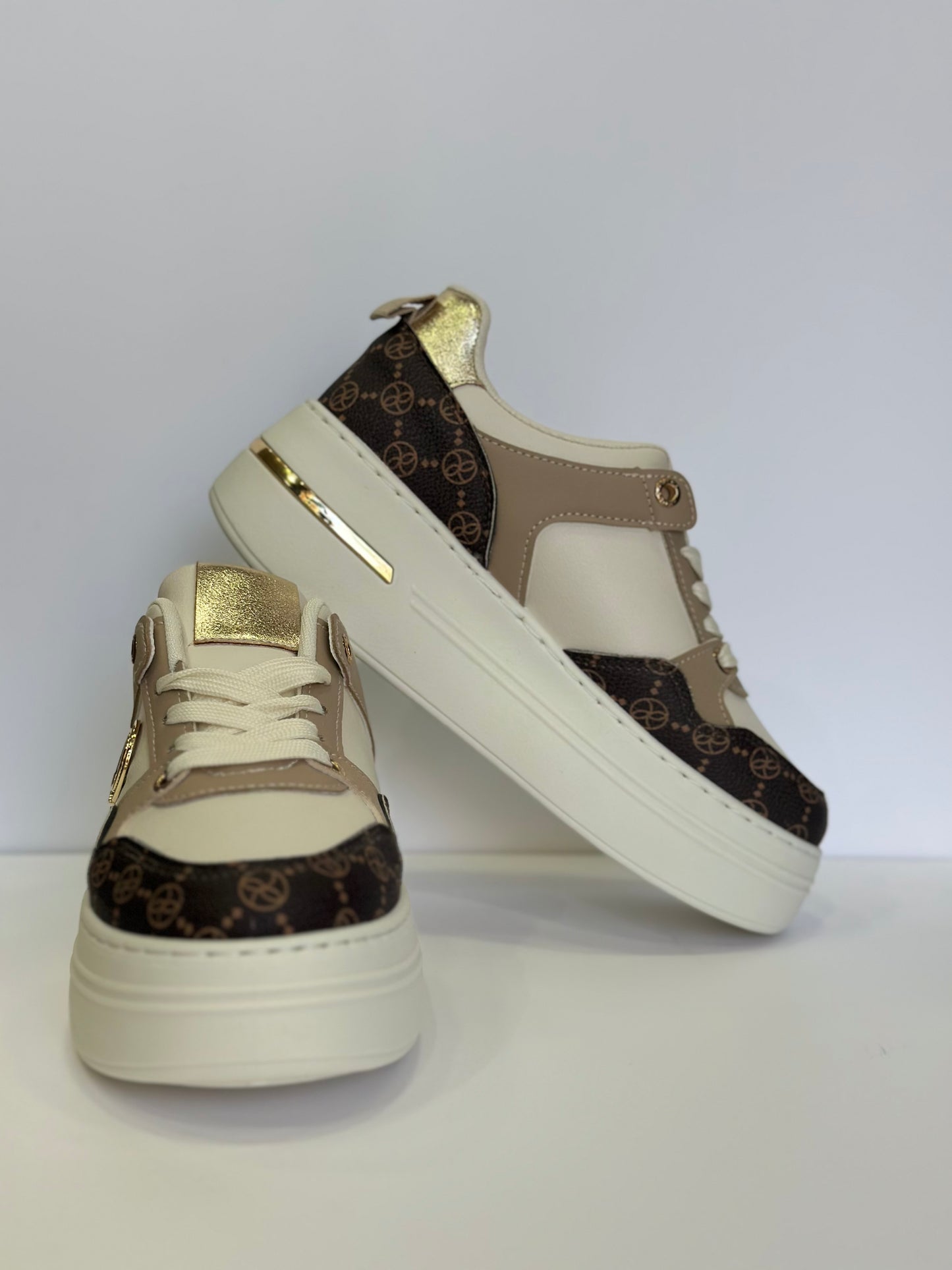 VALERIA – sneakers beige con para alta
