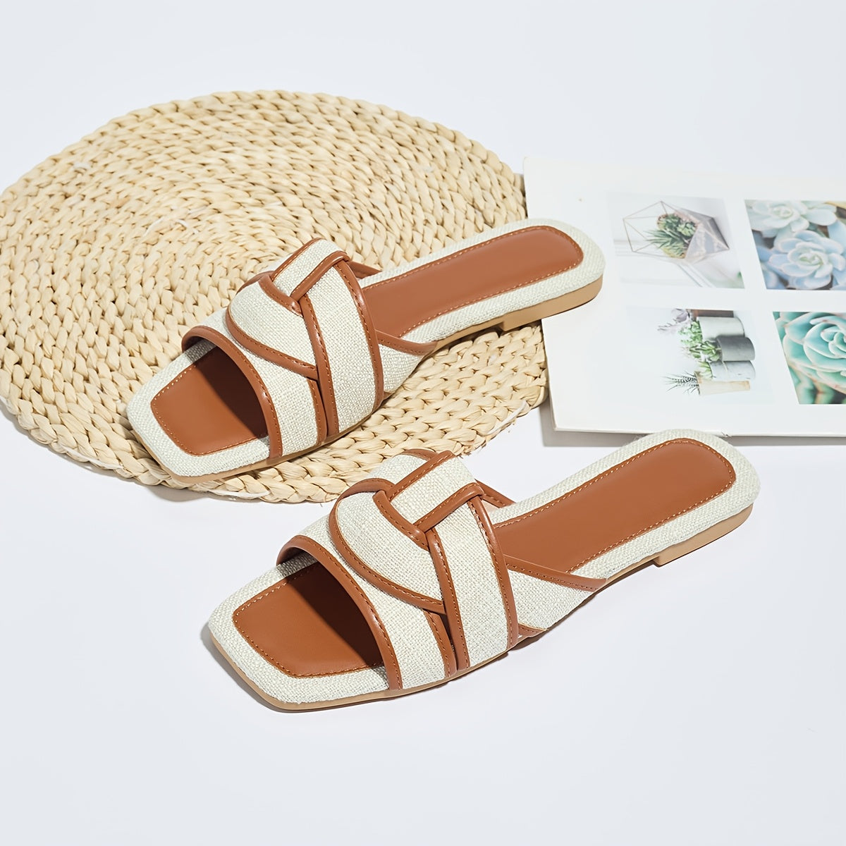 Women'S Stylish Flat Sandals with Cross Straps And Contrasting Colors
