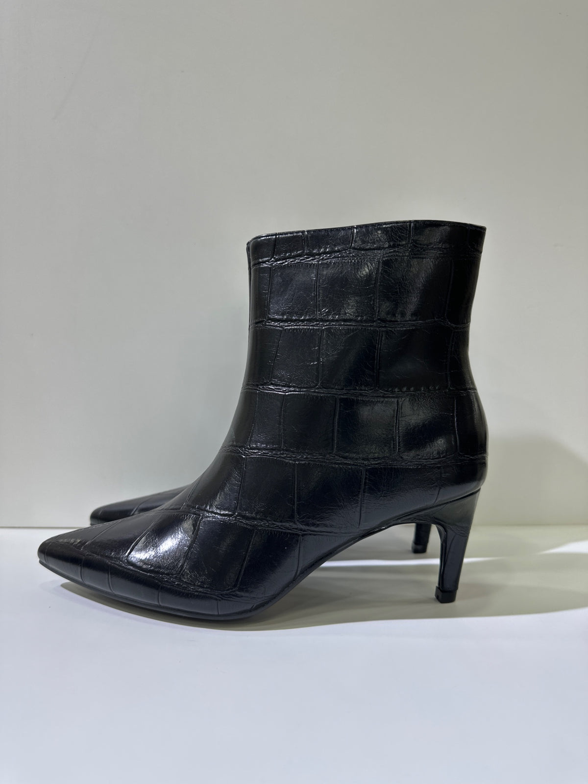 catalog-owner-31e65e1ce0d83ff7cd7cde77c1ec9aaa91e047bb283957d62bd7dd79ad915813:image:817