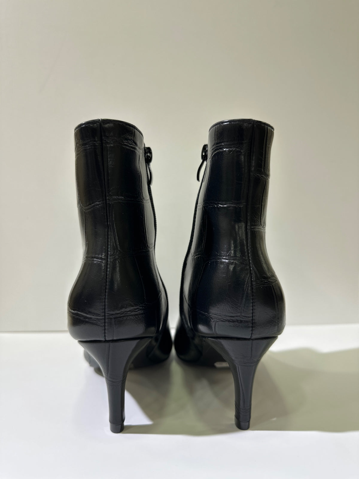 catalog-owner-31e65e1ce0d83ff7cd7cde77c1ec9aaa91e047bb283957d62bd7dd79ad915813:image:818