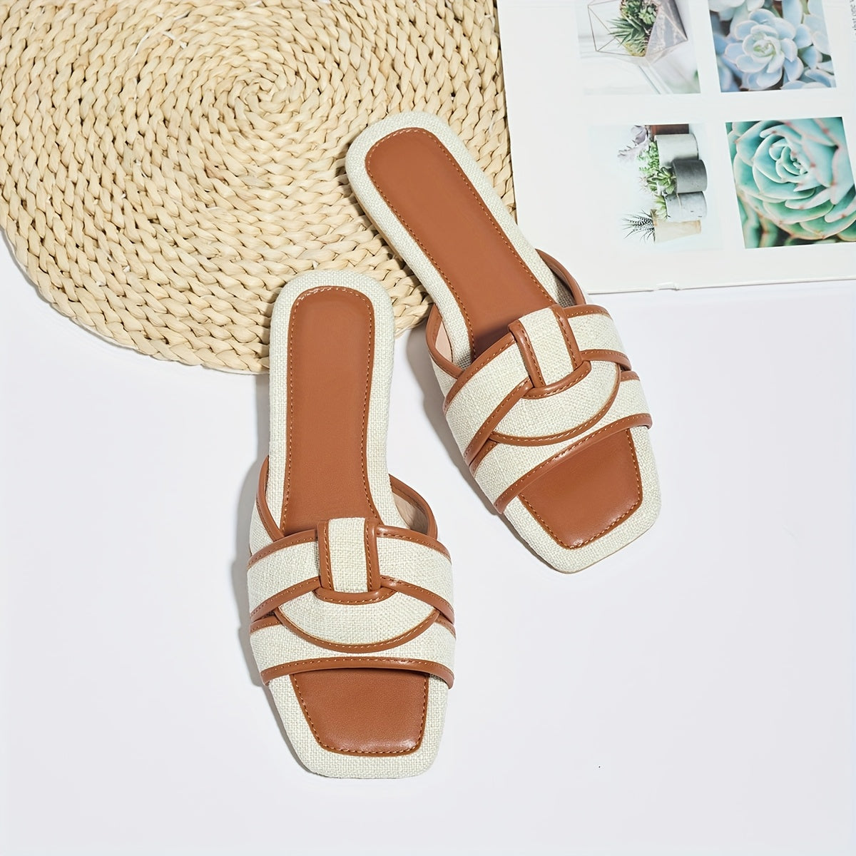 Women'S Stylish Flat Sandals with Cross Straps And Contrasting Colors