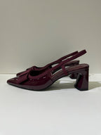 Slingback ZELDA, colore rosso, vista del lato opposto: finitura effetto vernice, tacco a blocco sagomato.