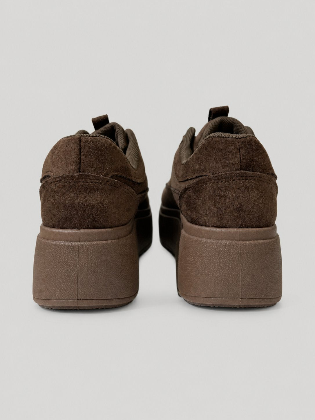 Sneakers AILSA, colore marrone, vista posteriore: suola platform.
