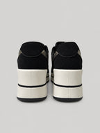 Sneakers TIA, colore nero, vista posteriore: suola platform.