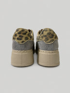 Sneakers NOVA, colore grigio, vista posteriore: suola platform.