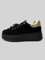Sneakers NOVA, colore nero, vista del lato opposto: finitura effetto scamosciato, suola platform.