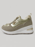 Sneakers ASHA, colore beige, vista del lato opposto: finitura con inserti texturizzati.