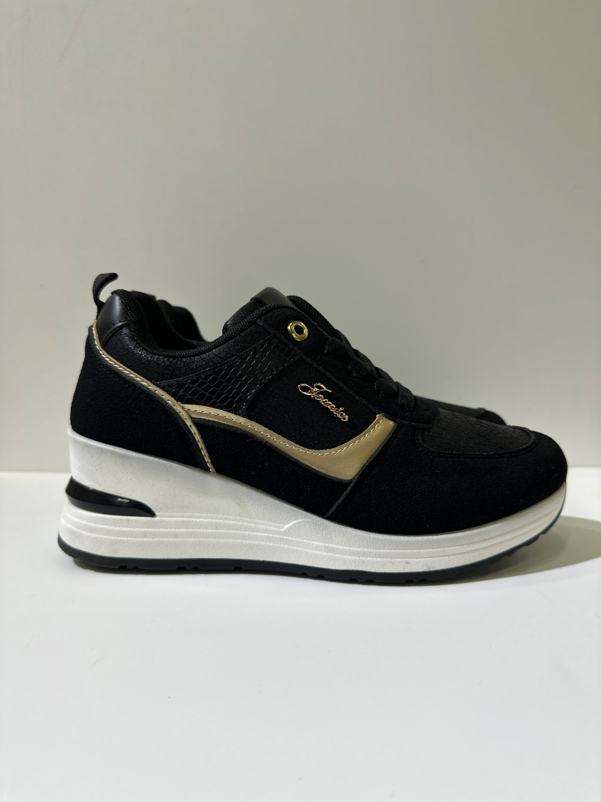 nebula-color-9d02031a92e40239b4cb40c38ad44f8b83722424284fc079c2276c4bb2f1353d:image:156