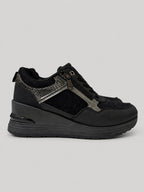 Sneakers NOLA, colore nero, vista laterale: finitura con inserti texturizzati.