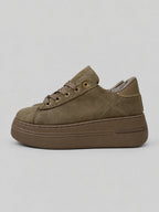 Sneakers DALIA, colore sabbia, vista del lato opposto: finitura effetto scamosciato, suola platform.