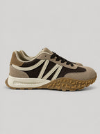 Sneakers JUNE, colore marrone, vista laterale: finitura con pannelli a contrasto.
