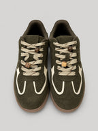 Sneakers ROSA, colore verde, vista frontale dall’alto: punta arrotondata e lacci.