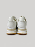 Sneakers ZARA, colore bianco, vista posteriore: suola platform.