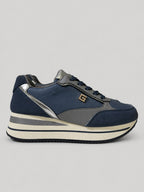 Sneakers ZARA, colore blu, vista laterale: finitura con pannelli a contrasto, suola platform.