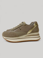 Sneakers ZARA, colore sabbia, vista del lato opposto: finitura con pannelli a contrasto, suola platform.