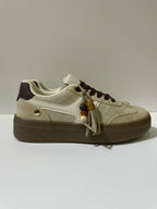 Sneakers EMI, colore beige, vista laterale: finitura con pannelli texturizzati, suola platform.