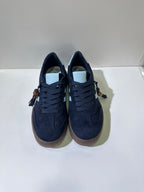 Sneakers EMI, colore blu, vista frontale dall’alto: punta arrotondata e lacci.
