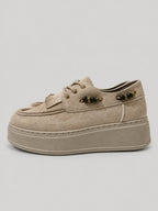 Sneakers OPAL, colore sabbia, vista del lato opposto: finitura effetto scamosciato, suola platform.